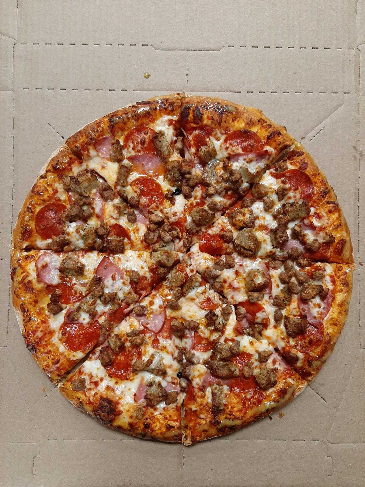 Dominos MeatZZa Pizza